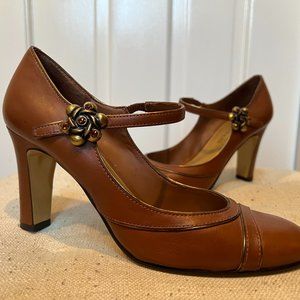 Enzo Angiolini Mary Jane heels Size 6